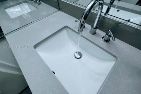 Condominio en alquiler en Hallandale Beach, Florida, 1 dormitorio, 68.38 m2 № 2043440 - foto 25