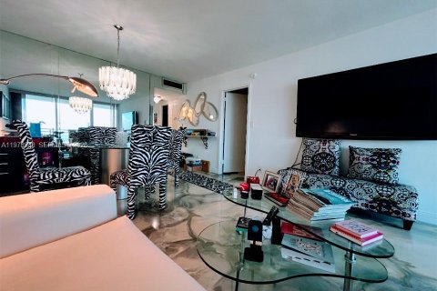 Condominio en alquiler en Hallandale Beach, Florida, 1 dormitorio, 68.38 m2 № 2043440 - foto 17