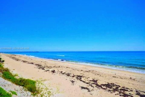 Кондоминиум с 1 спальней в Халландейл-Бич, Флорида № 2043440