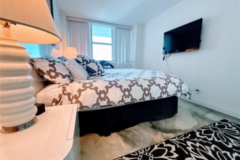 Condominio en alquiler en Hallandale Beach, Florida, 1 dormitorio, 68.38 m2 № 2043440 - foto 19