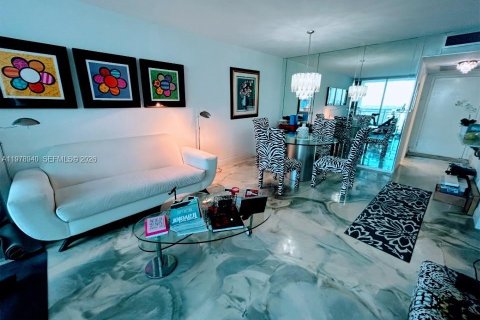 Condominio en alquiler en Hallandale Beach, Florida, 1 dormitorio, 68.38 m2 № 2043440 - foto 13