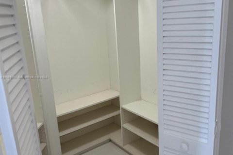 Купить кондоминиум в Майами, Флорида 3 спальни, 121.24м2, № 1933890 - фото 14