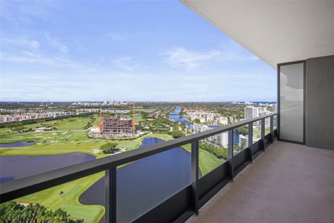 Снять в аренду квартиру в Халландейл-Бич, Флорида 1 спальня, 79.8м2, № 1977463 - фото 10