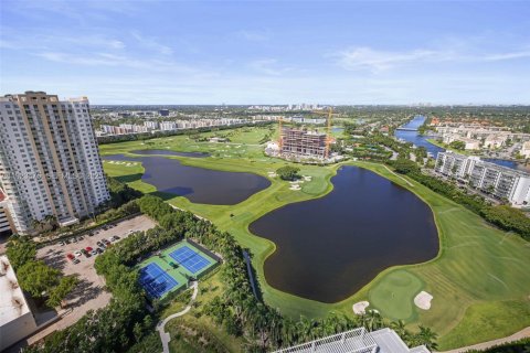 Снять в аренду квартиру в Халландейл-Бич, Флорида 1 спальня, 79.8м2, № 1977463 - фото 9