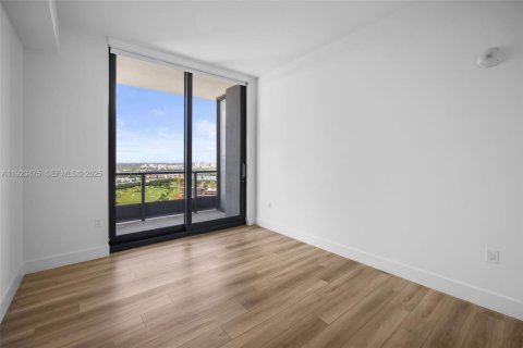 Снять в аренду квартиру в Халландейл-Бич, Флорида 1 спальня, 79.8м2, № 1977463 - фото 16