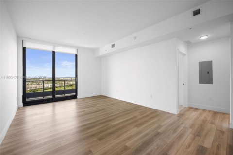 Снять в аренду квартиру в Халландейл-Бич, Флорида 1 спальня, 79.8м2, № 1977463 - фото 5