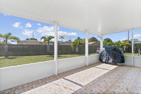 Casa en venta en Miami, Florida, 3 dormitorios, 114.55 m2 № 1828770 - foto 29
