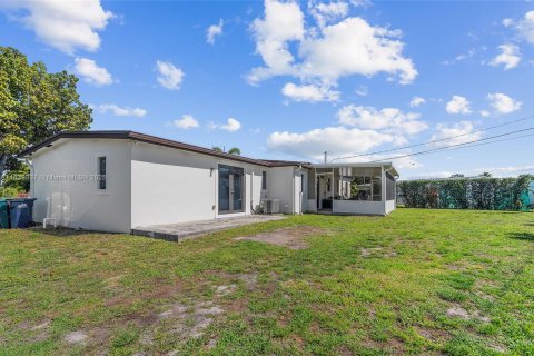 Casa en venta en Miami, Florida, 3 dormitorios, 114.55 m2 № 1828770 - foto 26