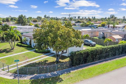 Casa en venta en Miami, Florida, 3 dormitorios, 114.55 m2 № 1828770 - foto 2