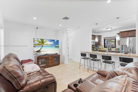 Casa en venta en Miami, Florida, 3 dormitorios, 114.55 m2 № 1828770 - foto 16