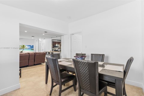 Casa en venta en Miami, Florida, 3 dormitorios, 114.55 m2 № 1828770 - foto 15