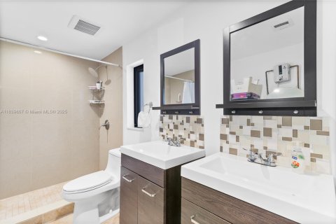 Casa en venta en Miami, Florida, 3 dormitorios, 114.55 m2 № 1828770 - foto 11