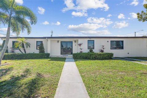 Casa en venta en Miami, Florida, 3 dormitorios, 114.55 m2 № 1828770 - foto 1