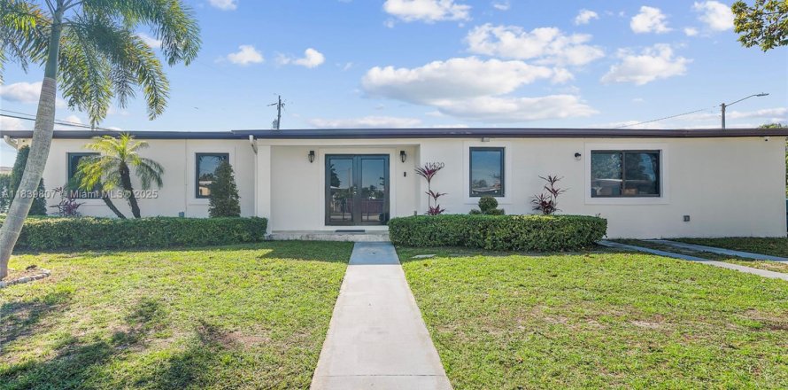 Casa en Miami, Florida 3 dormitorios, 114.55 m2 № 1828770