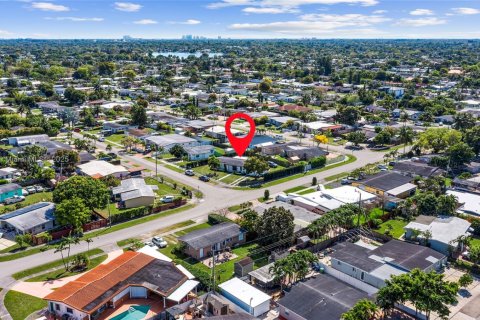 Casa en venta en Miami, Florida, 3 dormitorios, 114.55 m2 № 1828770 - foto 4