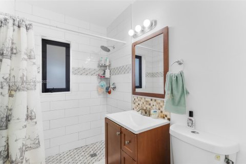 Casa en venta en Miami, Florida, 3 dormitorios, 114.55 m2 № 1828770 - foto 20