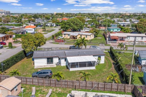 Casa en venta en Miami, Florida, 3 dormitorios, 114.55 m2 № 1828770 - foto 3