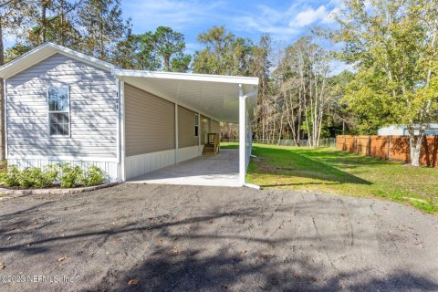 House in Satsuma, Florida 2 bedrooms, 72.84 sq.m. № 869623 - photo 1