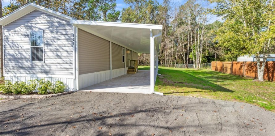 House in Satsuma, Florida 2 bedrooms, 72.84 sq.m. № 869623