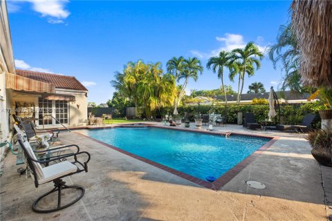 House in Miami, Florida 3 bedrooms, 171.68 sq.m. № 1992501 - photo 30