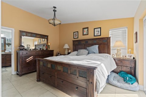 House in Miami, Florida 3 bedrooms, 171.68 sq.m. № 1992501 - photo 21