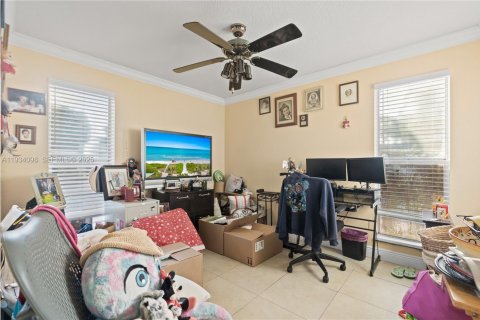 House in Miami, Florida 3 bedrooms, 171.68 sq.m. № 1992501 - photo 27