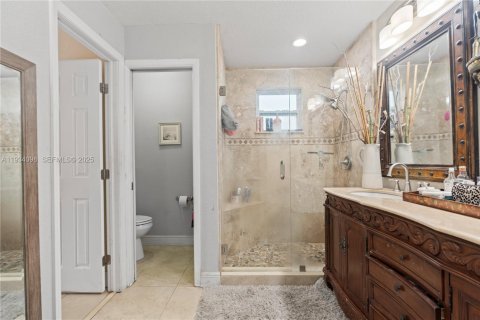 House in Miami, Florida 3 bedrooms, 171.68 sq.m. № 1992501 - photo 24