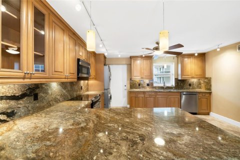 Condo in Fort Lauderdale, Florida, 1 bedroom № 2189726 - photo 19