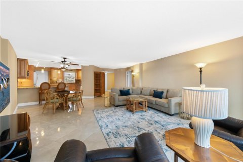 Condo in Fort Lauderdale, Florida, 1 bedroom № 2189726 - photo 9