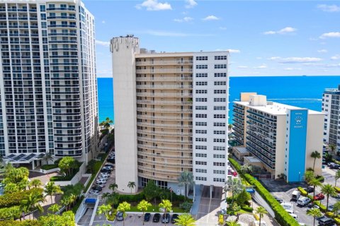 Condo in Fort Lauderdale, Florida, 1 bedroom № 2189726 - photo 5