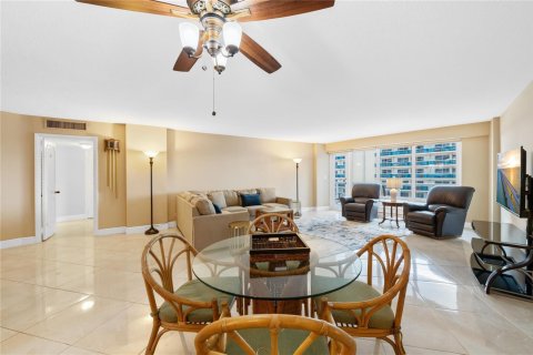 Condo in Fort Lauderdale, Florida, 1 bedroom № 2189726 - photo 10