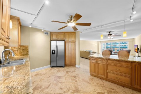 Condo in Fort Lauderdale, Florida, 1 bedroom № 2189726 - photo 17