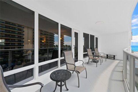 Condo in Fort Lauderdale, Florida, 1 bedroom № 2189726 - photo 14