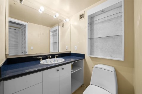 Condo in Fort Lauderdale, Florida, 1 bedroom № 2189726 - photo 21