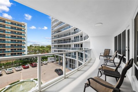 Condo in Fort Lauderdale, Florida, 1 bedroom № 2189726 - photo 13