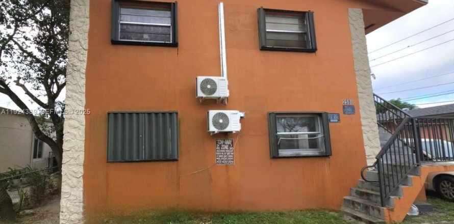 Квартира в Опа-Локка, Флорида 1 спальня, 222.97м2 № 2037969