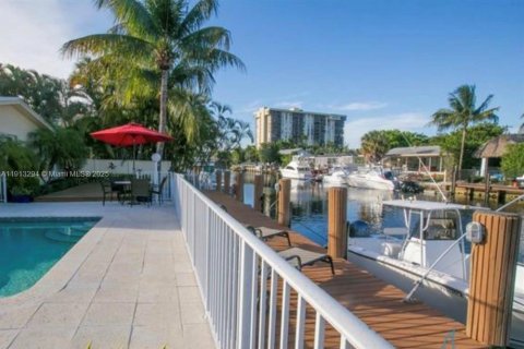 Casa en alquiler en North Miami, Florida, 4 dormitorios, 198.81 m2 № 2016844 - foto 6