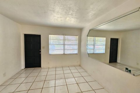 House in Pinellas Park, Florida 3 bedrooms, 89.37 sq.m. № 1898402 - photo 3