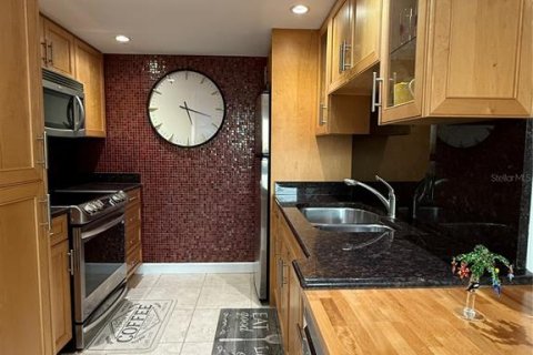 Condo in Clearwater, Florida, 2 bedrooms  № 2235509 - photo 9