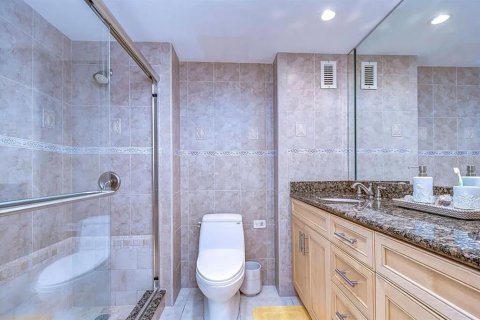 Condo in Clearwater, Florida, 2 bedrooms  № 2235509 - photo 10