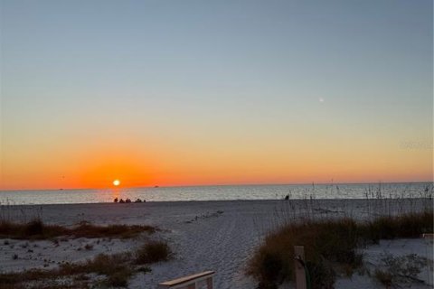 Condo in Clearwater, Florida, 2 bedrooms  № 2235509 - photo 6