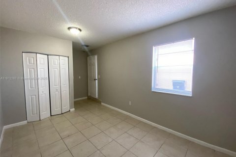House in Miami Gardens, Florida 4 bedrooms, 128.3 sq.m. № 1759109 - photo 21