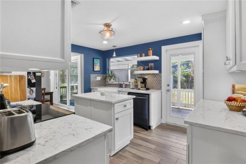 Villa ou maison à vendre à Belle Isle, Floride: 4 chambres, 162.21 m2 № 2093674 - photo 7