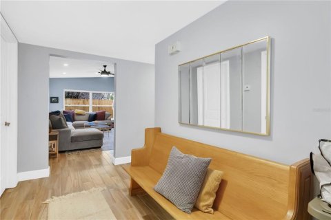 Villa ou maison à vendre à Belle Isle, Floride: 4 chambres, 162.21 m2 № 2093674 - photo 4