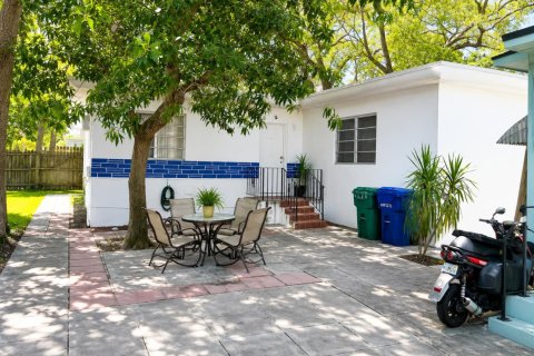 Propiedad comercial en venta en Miami, Florida, 197.51 m2 № 2168576 - foto 5