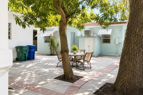 Propiedad comercial en venta en Miami, Florida, 197.51 m2 № 2168576 - foto 2