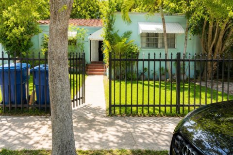 Propiedad comercial en venta en Miami, Florida, 197.51 m2 № 2168576 - foto 1