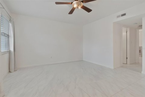 Copropriété à louer à Tampa, Floride: 2 chambres, 69.49 m2 № 2427488 - photo 5