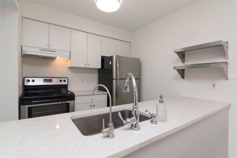 Copropriété à louer à Tampa, Floride: 2 chambres, 69.49 m2 № 2427488 - photo 15
