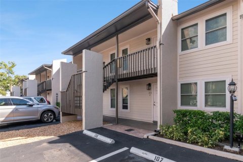 Condo à Tampa, Floride, 2 chambres  № 2427488